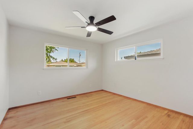 9418 Sara St, Elk Grove, CA 95624