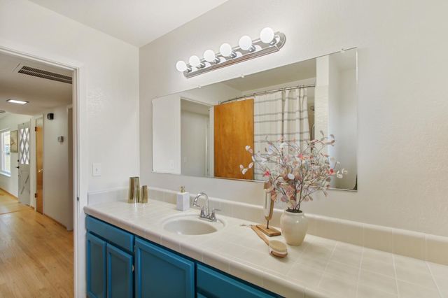 9418 Sara St, Elk Grove, CA 95624