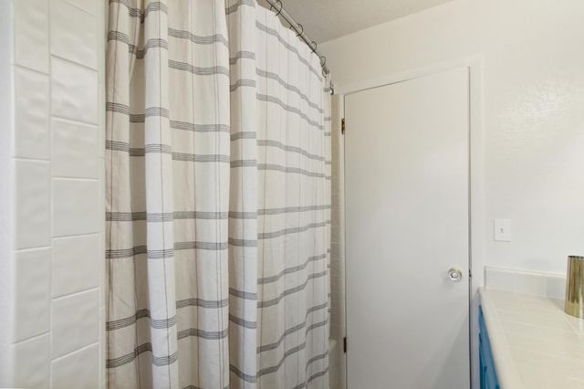 9418 Sara St, Elk Grove, CA 95624
