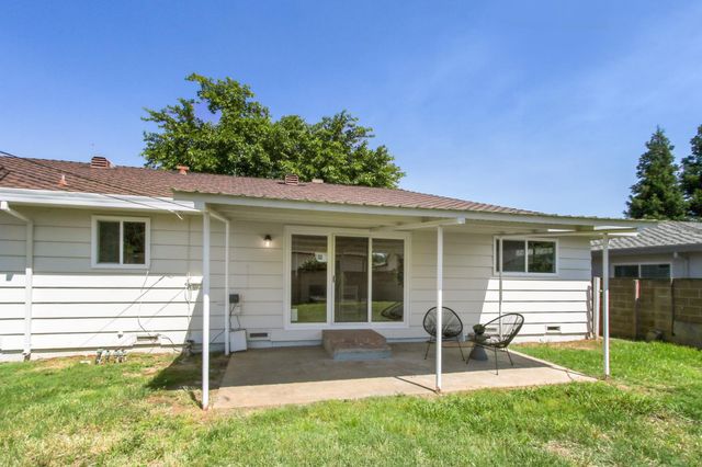 9418 Sara St, Elk Grove, CA 95624