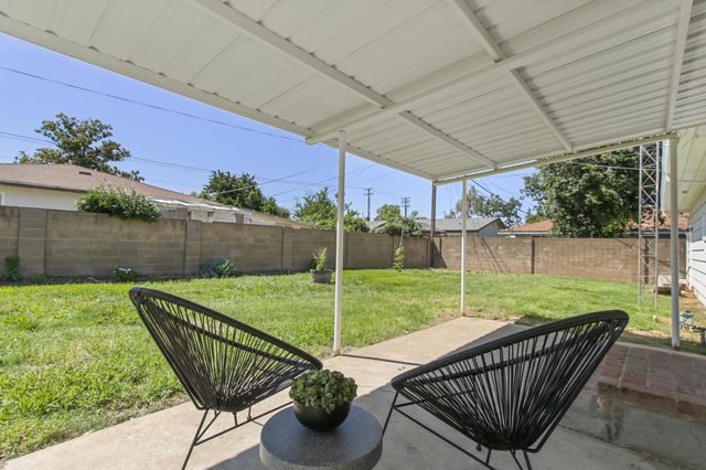 9418 Sara St, Elk Grove, CA 95624