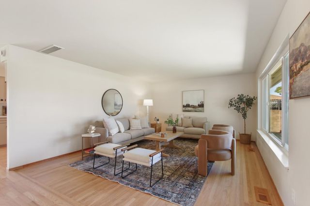 9418 Sara St, Elk Grove, CA 95624