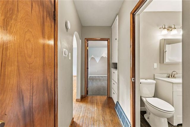 512 E Woods Street, Smithville, MO 64089