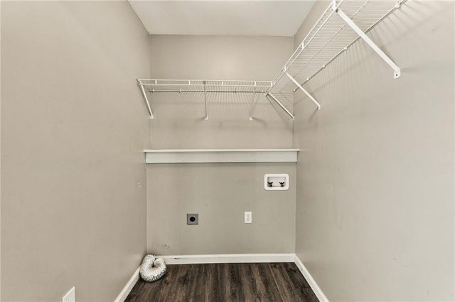 512 E Woods Street, Smithville, MO 64089