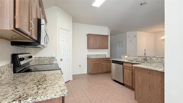 8210 Mossberg Drive, Arlington, TX 76002