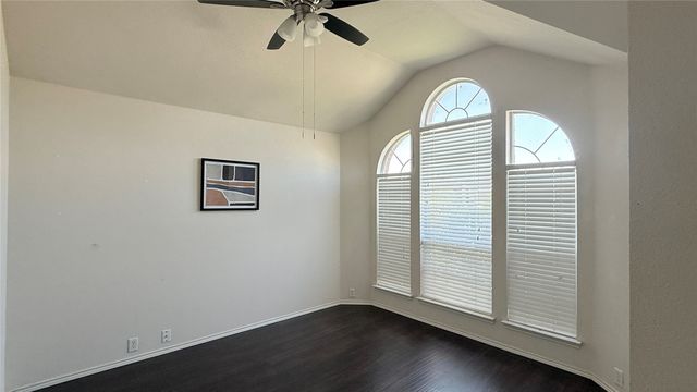 8210 Mossberg Drive, Arlington, TX 76002