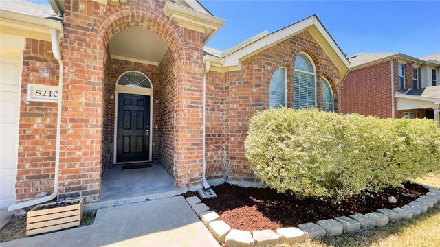 8210 Mossberg Drive, Arlington, TX 76002