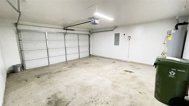 8210 Mossberg Drive, Arlington, TX 76002