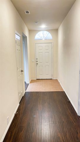 8210 Mossberg Drive, Arlington, TX 76002