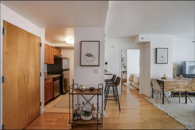 520 W 23rd St Apt 6C, New York City, NY 10011