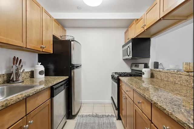 520 W 23rd St Apt 6C, New York City, NY 10011