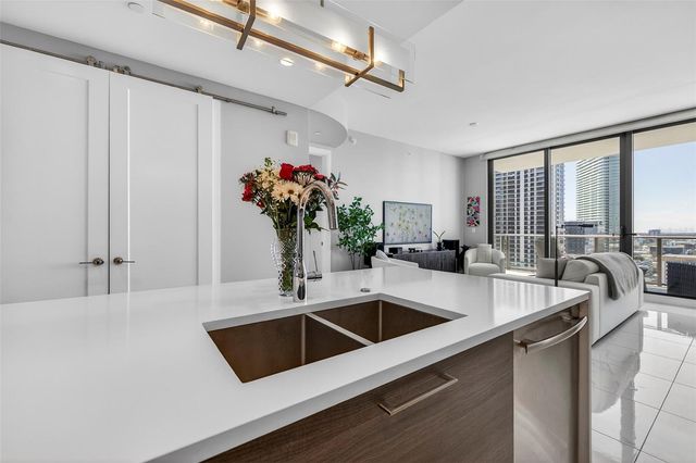 100 1ST AVENUE N 2206, St Petersburg, FL 33701