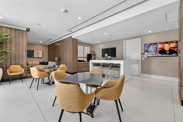 100 1ST AVENUE N 2206, St Petersburg, FL 33701