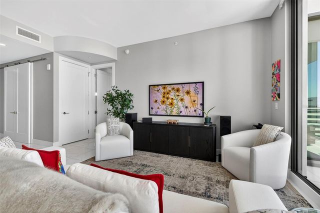 100 1ST AVENUE N 2206, St Petersburg, FL 33701