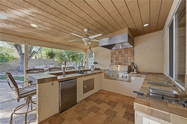 265 Copper Glow Court, Henderson, NV 89074