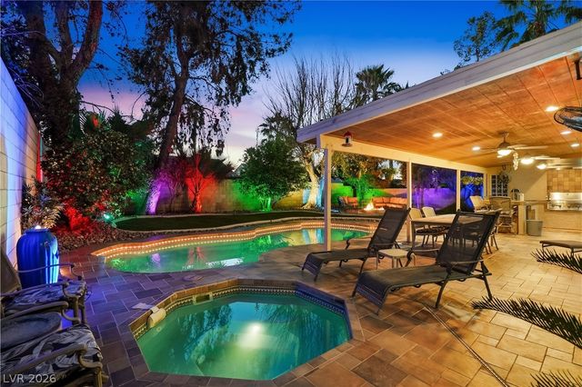 265 Copper Glow Court, Henderson, NV 89074