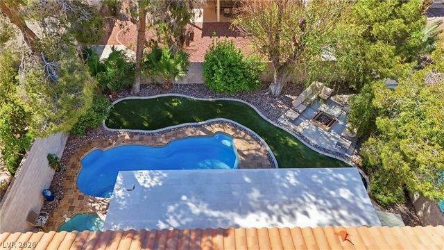 265 Copper Glow Court, Henderson, NV 89074