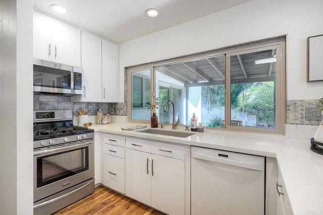 111 Village Run W, Encinitas, CA 92024