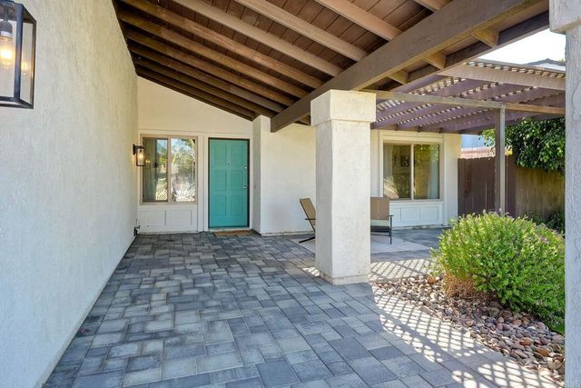 111 Village Run W, Encinitas, CA 92024