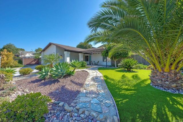 111 Village Run W, Encinitas, CA 92024