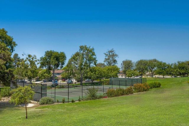 111 Village Run W, Encinitas, CA 92024