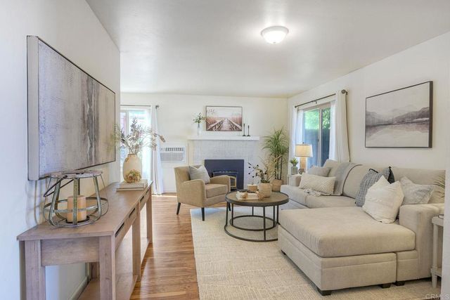 111 Village Run W, Encinitas, CA 92024