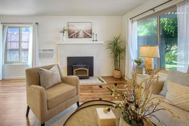 111 Village Run W, Encinitas, CA 92024