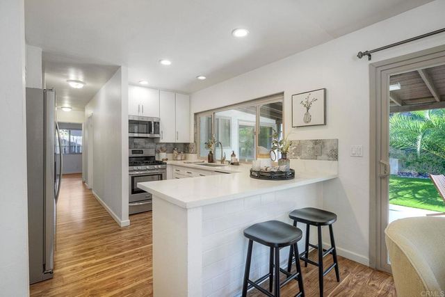 111 Village Run W, Encinitas, CA 92024