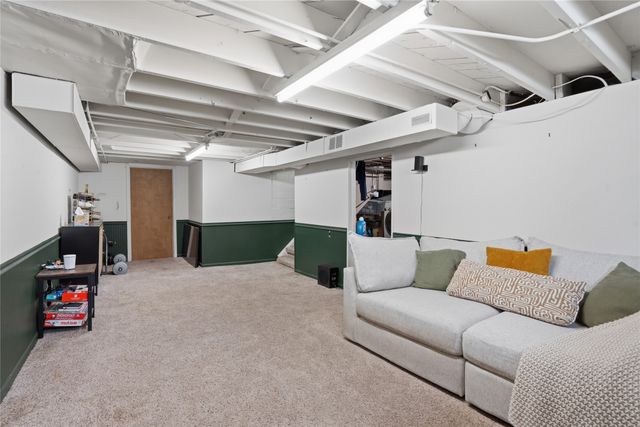 3321 52nd Street, Des Moines, IA 50310
