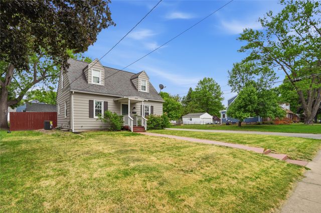 3321 52nd Street, Des Moines, IA 50310