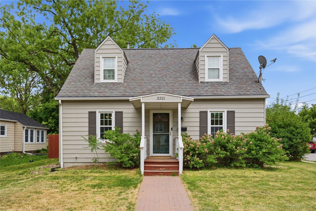 3321 52nd Street, Des Moines, IA 50310
