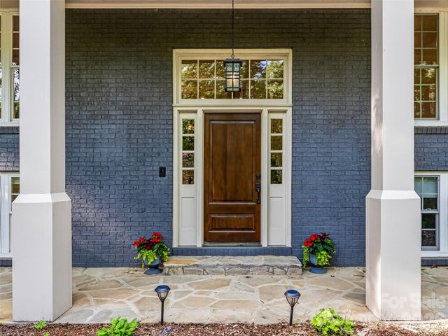 2388 Hebron Road, Hendersonville, NC 28739
