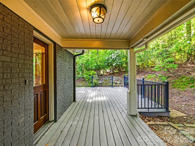 2388 Hebron Road, Hendersonville, NC 28739
