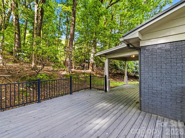 2388 Hebron Road, Hendersonville, NC 28739