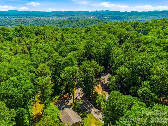 2388 Hebron Road, Hendersonville, NC 28739