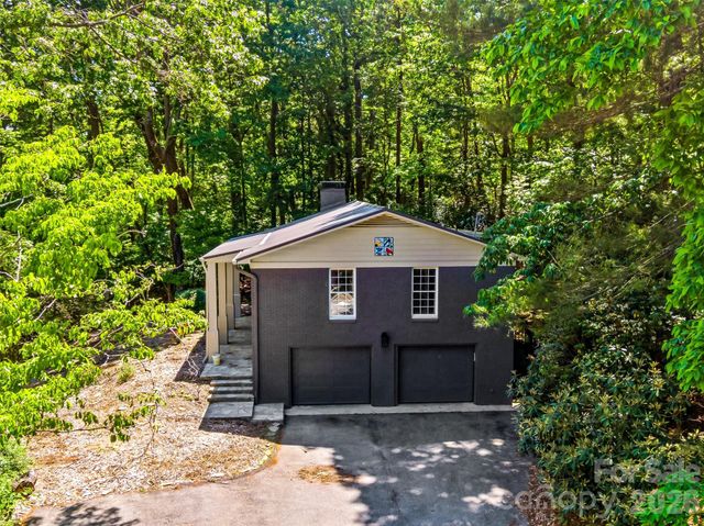 2388 Hebron Road, Hendersonville, NC 28739