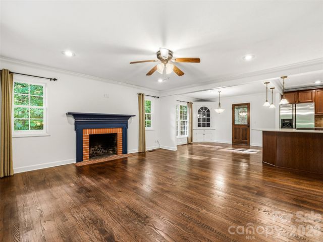 2388 Hebron Road, Hendersonville, NC 28739