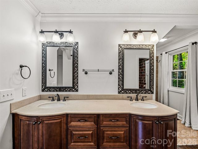 2388 Hebron Road, Hendersonville, NC 28739