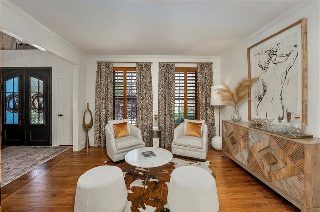 813 Hillcrest Lane, Woodstock, GA 30189