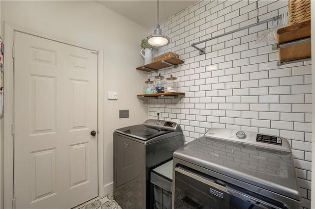 813 Hillcrest Lane, Woodstock, GA 30189