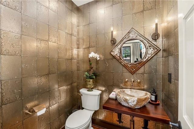 813 Hillcrest Lane, Woodstock, GA 30189