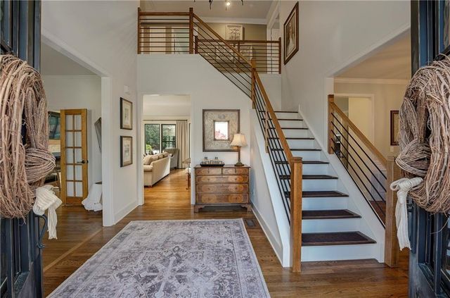 813 Hillcrest Lane, Woodstock, GA 30189