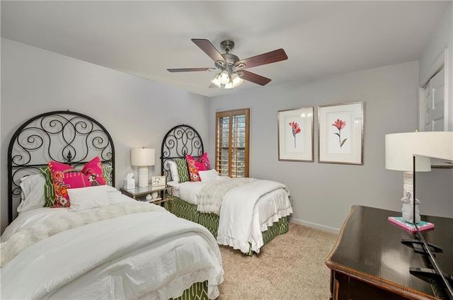 813 Hillcrest Lane, Woodstock, GA 30189