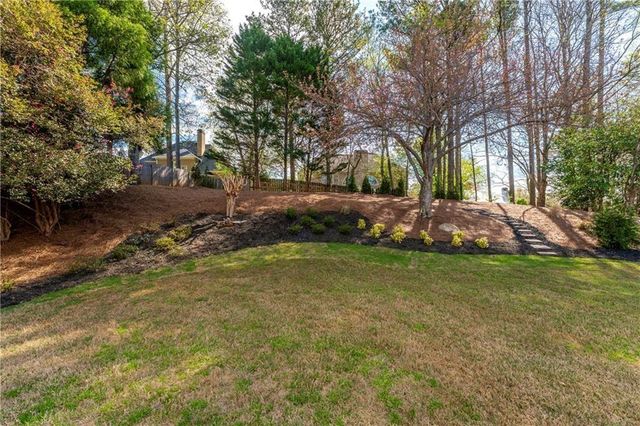 813 Hillcrest Lane, Woodstock, GA 30189
