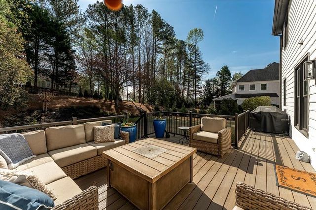 813 Hillcrest Lane, Woodstock, GA 30189
