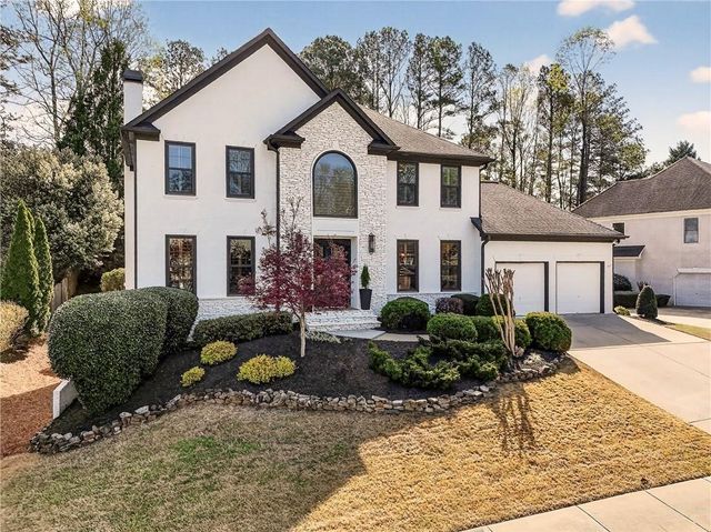 813 Hillcrest Lane, Woodstock, GA 30189