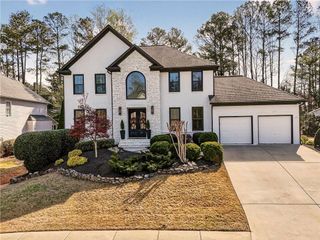 813 Hillcrest Lane, Woodstock, GA 30189