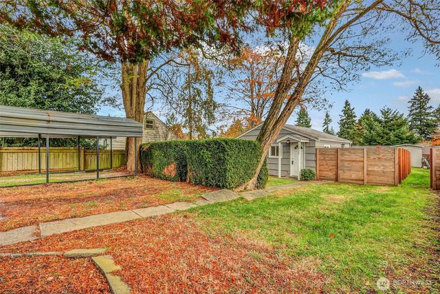 16030 15th Avenue SW, Burien, WA 98166
