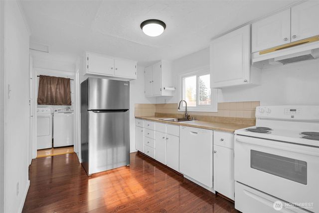 16030 15th Avenue SW, Burien, WA 98166