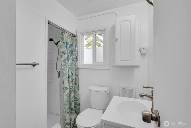 16030 15th Avenue SW, Burien, WA 98166